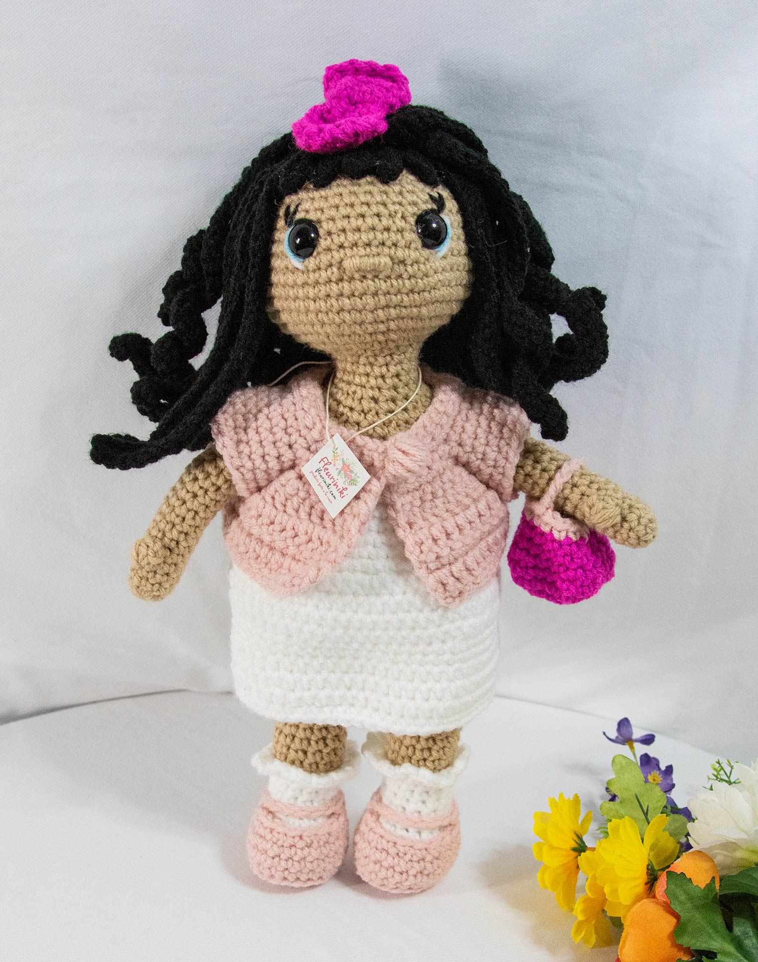 Poupée au crochet tenue de ville