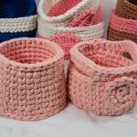 Ensemble de 2 paniers au crochet roses